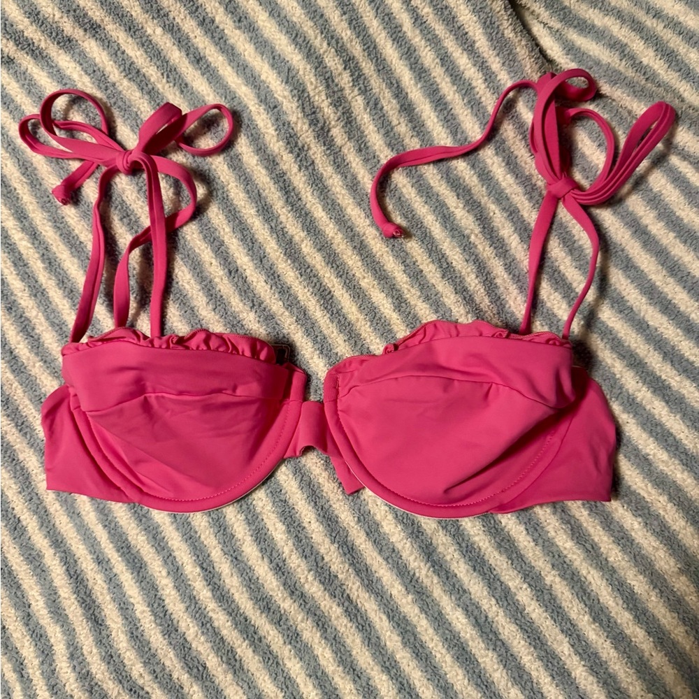 dippin daisy bikini top!
